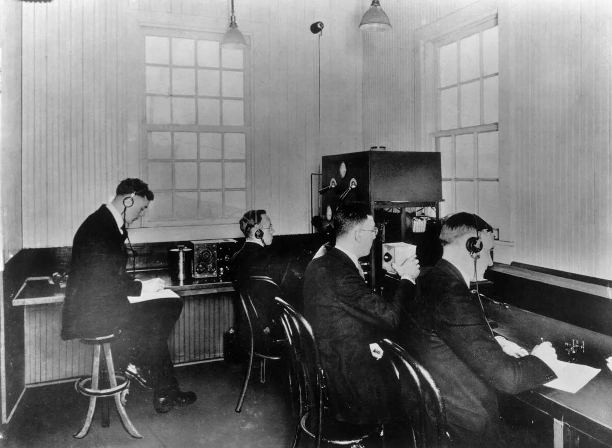 Facts about the Golden Age of Radio, before TV took over | GIANT FREAKIN ROBOT